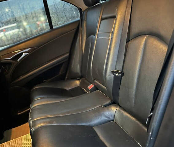 Черный Мерседес Е-Класс, объемом двигателя 2.15 л и пробегом 323 тыс. км за 7800 $, фото 9 на Automoto.ua