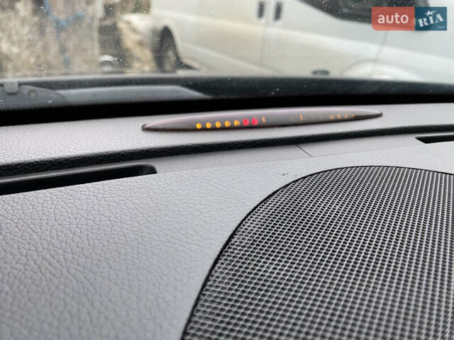 Черный Мерседес Е-Класс, объемом двигателя 2.2 л и пробегом 297 тыс. км за 8900 $, фото 31 на Automoto.ua