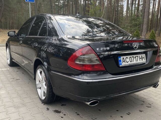 Черный Мерседес Е-Класс, объемом двигателя 3 л и пробегом 460 тыс. км за 8731 $, фото 6 на Automoto.ua
