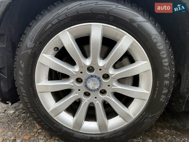 Черный Мерседес Е-Класс, объемом двигателя 1.8 л и пробегом 250 тыс. км за 8777 $, фото 64 на Automoto.ua