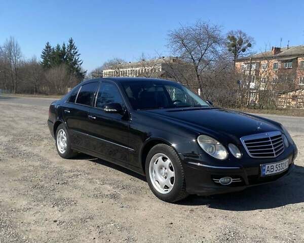 Черный Мерседес Е-Класс, объемом двигателя 1.8 л и пробегом 300 тыс. км за 10900 $, фото 7 на Automoto.ua