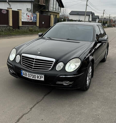 Чорний Мерседес Е-Клас, об'ємом двигуна 1.8 л та пробігом 125 тис. км за 10000 $, фото 6 на Automoto.ua