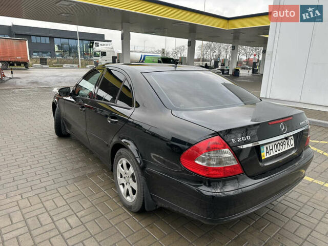 Черный Мерседес Е-Класс, объемом двигателя 1.8 л и пробегом 164 тыс. км за 9100 $, фото 3 на Automoto.ua