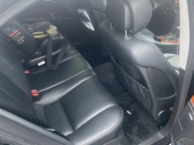 Черный Мерседес Е-Класс, объемом двигателя 2.1 л и пробегом 270 тыс. км за 10750 $, фото 5 на Automoto.ua