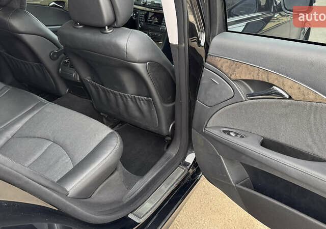 Чорний Мерседес Е-Клас, об'ємом двигуна 1.8 л та пробігом 125 тис. км за 10000 $, фото 11 на Automoto.ua