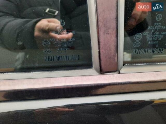 Черный Мерседес Е-Класс, объемом двигателя 3.5 л и пробегом 211 тыс. км за 13000 $, фото 27 на Automoto.ua