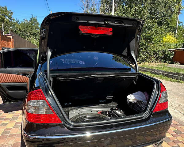 Чорний Мерседес Е-Клас, об'ємом двигуна 0 л та пробігом 58 тис. км за 15000 $, фото 13 на Automoto.ua