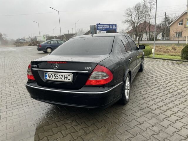 Черный Мерседес Е-Класс, объемом двигателя 2.1 л и пробегом 375 тыс. км за 8200 $, фото 2 на Automoto.ua