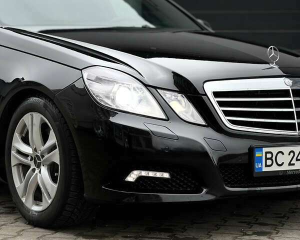 Черный Мерседес Е-Класс, объемом двигателя 2.2 л и пробегом 330 тыс. км за 13500 $, фото 3 на Automoto.ua