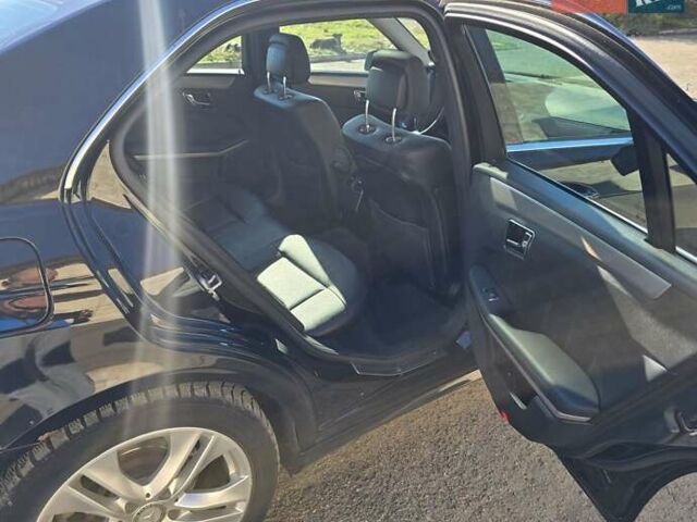 Чорний Мерседес Е-Клас, об'ємом двигуна 2.1 л та пробігом 309 тис. км за 9900 $, фото 11 на Automoto.ua