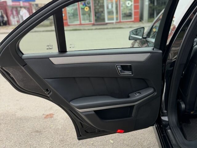 Чорний Мерседес Е-Клас, об'ємом двигуна 2.1 л та пробігом 310 тис. км за 10499 $, фото 10 на Automoto.ua