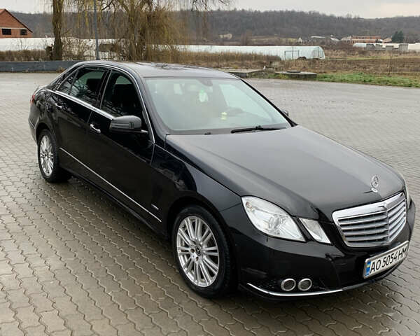 Черный Мерседес Е-Класс, объемом двигателя 2.2 л и пробегом 264 тыс. км за 10500 $, фото 2 на Automoto.ua