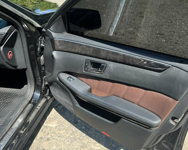 Чорний Мерседес Е-Клас, об'ємом двигуна 2.99 л та пробігом 314 тис. км за 11000 $, фото 18 на Automoto.ua