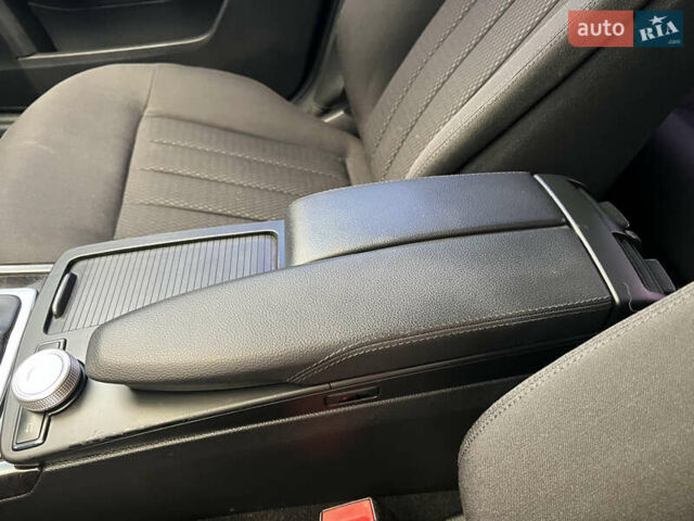 Черный Мерседес Е-Класс, объемом двигателя 2.2 л и пробегом 320 тыс. км за 12500 $, фото 32 на Automoto.ua