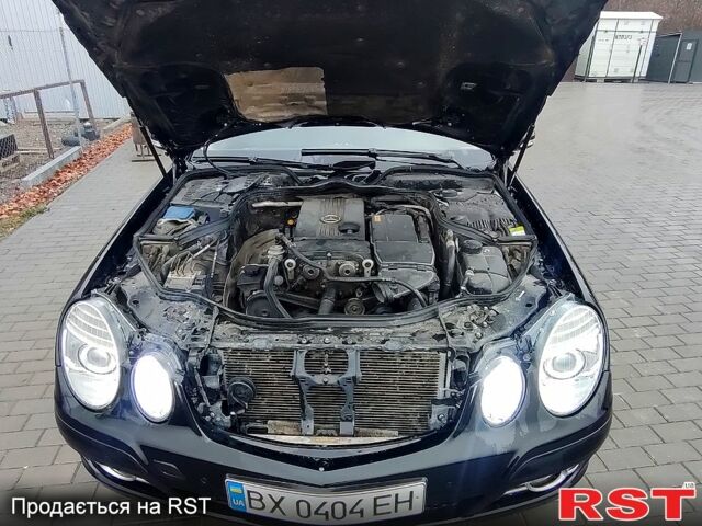 Чорний Мерседес Е-Клас, об'ємом двигуна 1.8 л та пробігом 386 тис. км за 9200 $, фото 7 на Automoto.ua