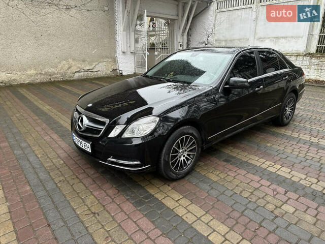 Черный Мерседес Е-Класс, объемом двигателя 2.14 л и пробегом 325 тыс. км за 13000 $, фото 3 на Automoto.ua