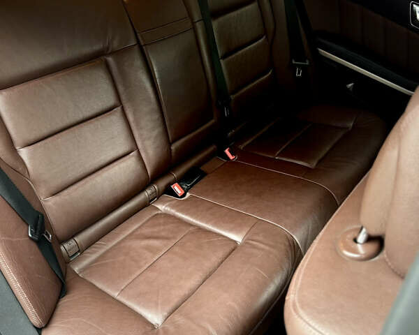 Черный Мерседес Е-Класс, объемом двигателя 2.2 л и пробегом 330 тыс. км за 13500 $, фото 19 на Automoto.ua