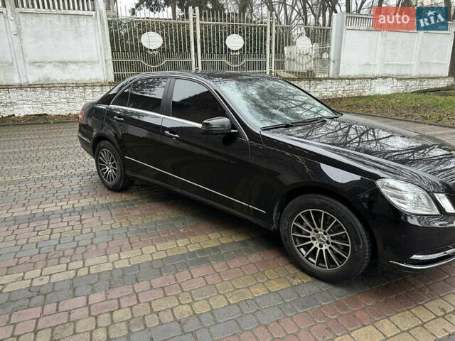 Черный Мерседес Е-Класс, объемом двигателя 2.14 л и пробегом 325 тыс. км за 13000 $, фото 10 на Automoto.ua