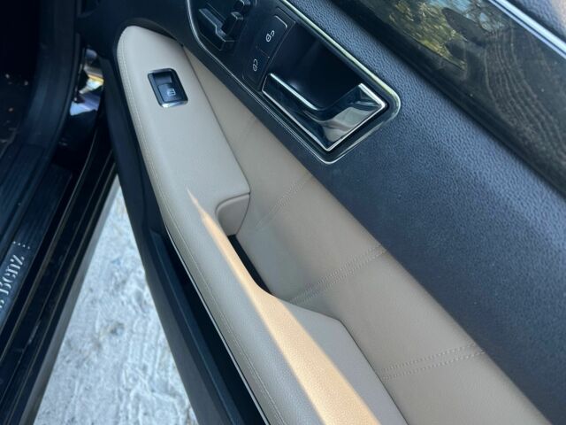 Чорний Мерседес Е-Клас, об'ємом двигуна 3 л та пробігом 419 тис. км за 6950 $, фото 18 на Automoto.ua