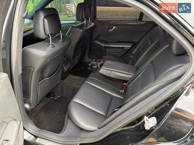 Чорний Мерседес Е-Клас, об'ємом двигуна 2.2 л та пробігом 280 тис. км за 9999 $, фото 36 на Automoto.ua