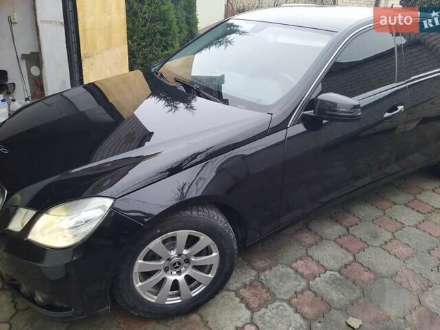Мерседес Е-Класс 2009 в Николаеве на Automoto.ua Черный Мерседес Е-Класс, объемом двигателя 2.2 л и пробегом 205 тыс. км за 12300 $, фото 1 на Automoto.ua