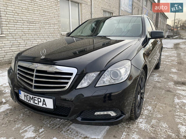 Мерседес Е-Класс 2009 в Львове на Automoto.ua Черный Мерседес Е-Класс, объемом двигателя 2.14 л и пробегом 360 тыс. км за 11600 $, фото 13 на Automoto.ua