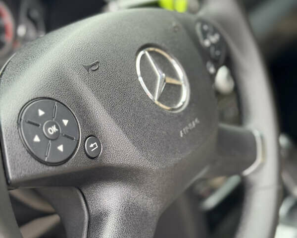 Чорний Мерседес Е-Клас, об'ємом двигуна 2.14 л та пробігом 337 тис. км за 12250 $, фото 48 на Automoto.ua