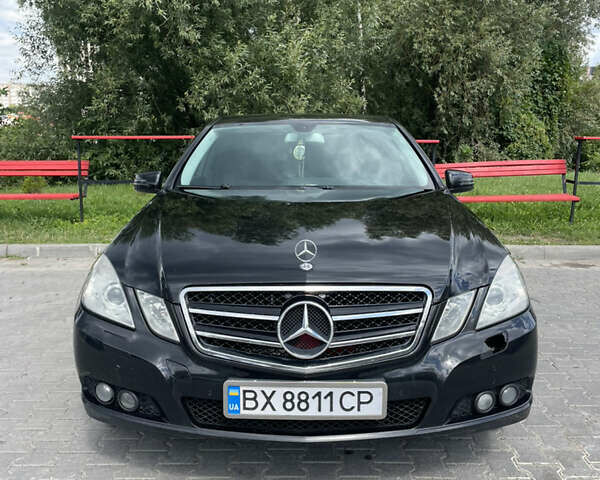 Черный Мерседес Е-Класс, объемом двигателя 2.2 л и пробегом 330 тыс. км за 10500 $, фото 1 на Automoto.ua