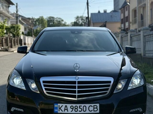 Черный Мерседес Е-Класс, объемом двигателя 2.1 л и пробегом 300 тыс. км за 12700 $, фото 2 на Automoto.ua