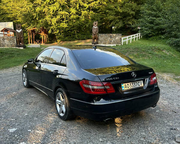 Мерседес Е-Класс 2009 в Тячеве на Automoto.ua Черный Мерседес Е-Класс, объемом двигателя 2.99 л и пробегом 314 тыс. км за 11300 $, фото 4 на Automoto.ua