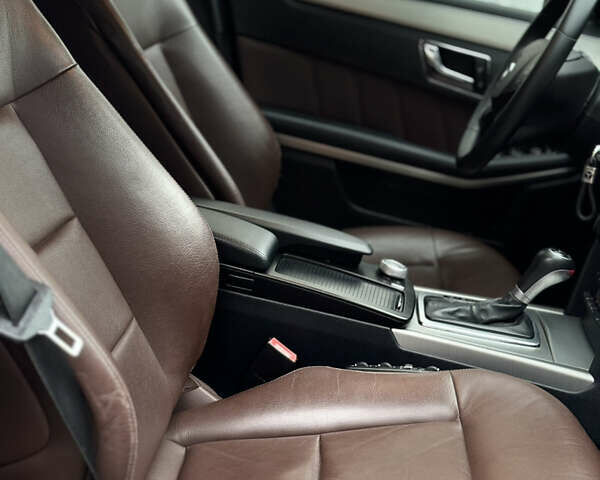 Черный Мерседес Е-Класс, объемом двигателя 2.2 л и пробегом 330 тыс. км за 13500 $, фото 14 на Automoto.ua