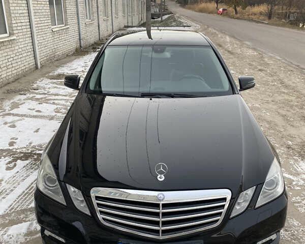 Мерседес Е-Класс 2009 в Львове на Automoto.ua Черный Мерседес Е-Класс, объемом двигателя 2.14 л и пробегом 360 тыс. км за 11600 $, фото 19 на Automoto.ua