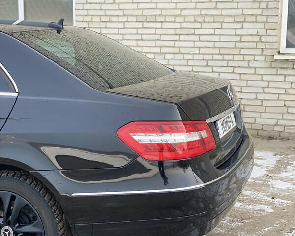 Мерседес Е-Класс 2009 в Львове на Automoto.ua Черный Мерседес Е-Класс, объемом двигателя 2.14 л и пробегом 360 тыс. км за 11600 $, фото 9 на Automoto.ua