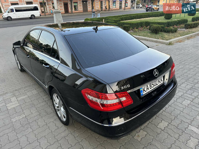 Черный Мерседес Е-Класс, объемом двигателя 3 л и пробегом 225 тыс. км за 11000 $, фото 18 на Automoto.ua