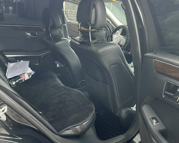 Черный Мерседес Е-Класс, объемом двигателя 2.2 л и пробегом 330 тыс. км за 10500 $, фото 11 на Automoto.ua