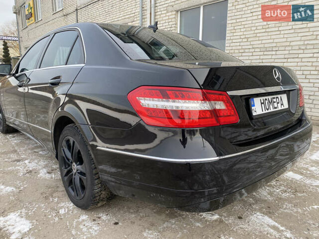 Мерседес Е-Класс 2009 в Львове на Automoto.ua Черный Мерседес Е-Класс, объемом двигателя 2.14 л и пробегом 360 тыс. км за 11600 $, фото 17 на Automoto.ua