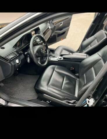 Черный Мерседес Е-Класс, объемом двигателя 2.2 л и пробегом 262 тыс. км за 10500 $, фото 9 на Automoto.ua