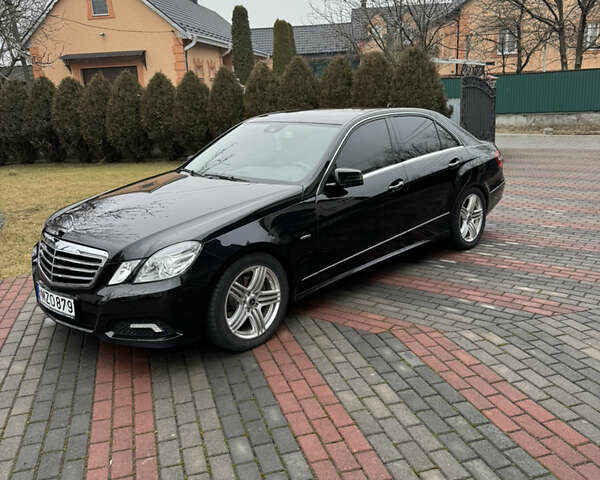 Мерседес Е-Класс 2009 в Черновцах на Automoto.ua Черный Мерседес Е-Класс, объемом двигателя 2.2 л и пробегом 265 тыс. км за 8300 $, фото 3 на Automoto.ua