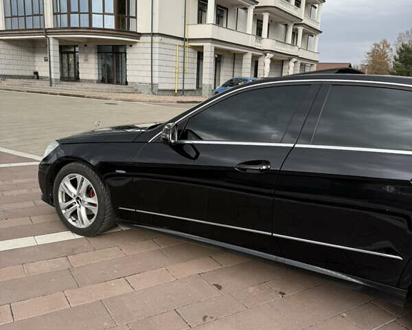 Черный Мерседес Е-Класс, объемом двигателя 2.14 л и пробегом 360 тыс. км за 12100 $, фото 1 на Automoto.ua