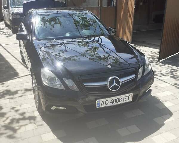 Черный Мерседес Е-Класс, объемом двигателя 2.15 л и пробегом 256 тыс. км за 12300 $, фото 1 на Automoto.ua