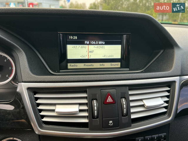 Черный Мерседес Е-Класс, объемом двигателя 2.2 л и пробегом 320 тыс. км за 12500 $, фото 24 на Automoto.ua