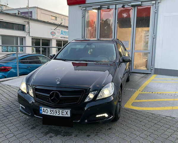 Черный Мерседес Е-Класс, объемом двигателя 2.1 л и пробегом 370 тыс. км за 11500 $, фото 10 на Automoto.ua