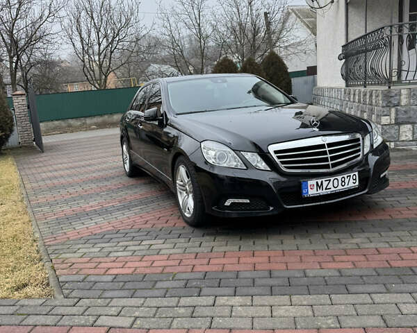 Мерседес Е-Класс 2009 в Черновцах на Automoto.ua Черный Мерседес Е-Класс, объемом двигателя 2.2 л и пробегом 265 тыс. км за 8300 $, фото 2 на Automoto.ua
