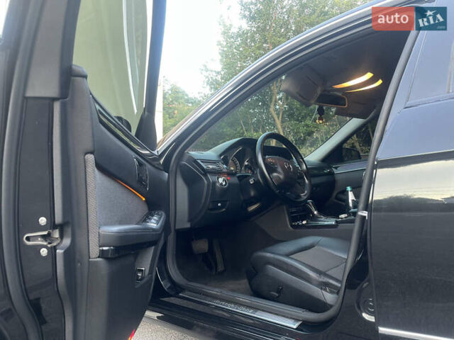 Мерседес Е-Класс 2009 в Виннице на Automoto.ua Черный Мерседес Е-Класс, объемом двигателя 2.2 л и пробегом 228 тыс. км за 11800 $, фото 11 на Automoto.ua