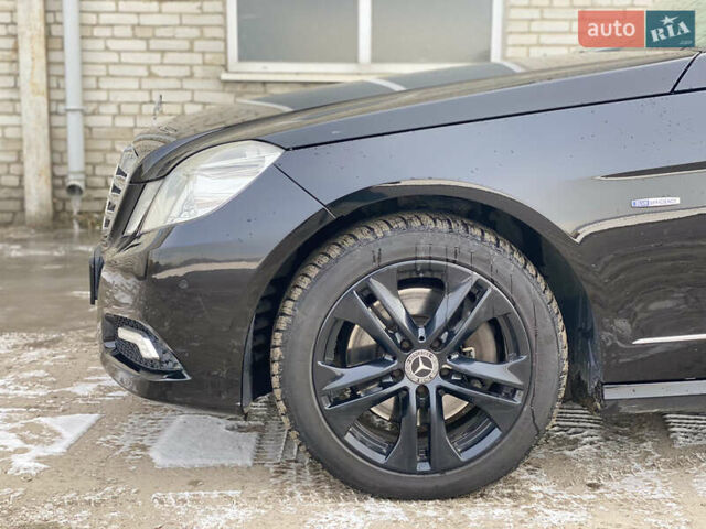 Мерседес Е-Класс 2009 в Львове на Automoto.ua Черный Мерседес Е-Класс, объемом двигателя 2.14 л и пробегом 360 тыс. км за 11600 $, фото 11 на Automoto.ua