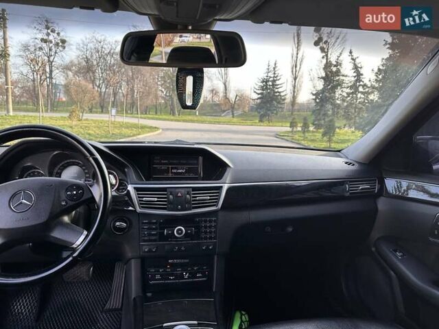 Чорний Мерседес Е-Клас, об'ємом двигуна 3 л та пробігом 324 тис. км за 11999 $, фото 25 на Automoto.ua