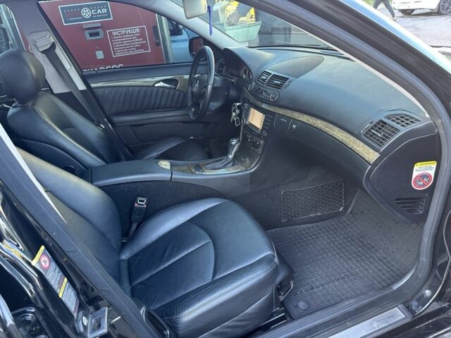 Черный Мерседес Е-Класс, объемом двигателя 3 л и пробегом 378 тыс. км за 10000 $, фото 15 на Automoto.ua