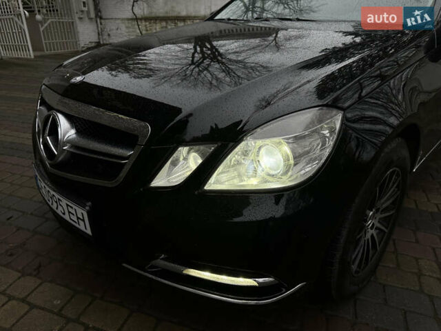 Черный Мерседес Е-Класс, объемом двигателя 2.14 л и пробегом 325 тыс. км за 13000 $, фото 18 на Automoto.ua