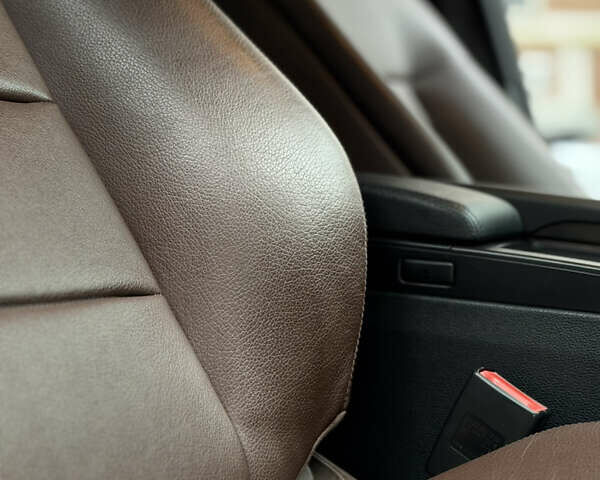 Черный Мерседес Е-Класс, объемом двигателя 2.2 л и пробегом 330 тыс. км за 13500 $, фото 18 на Automoto.ua