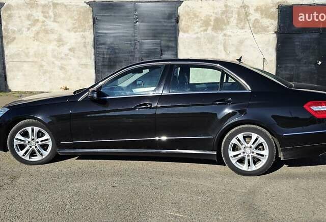 Чорний Мерседес Е-Клас, об'ємом двигуна 2.1 л та пробігом 309 тис. км за 9900 $, фото 9 на Automoto.ua
